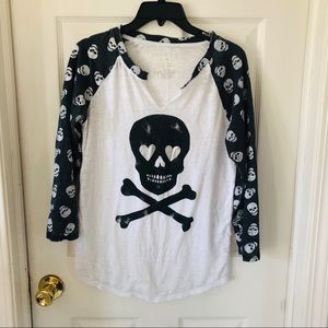 White heart scull burn out V neck raglan punk cotton shirt size medium
